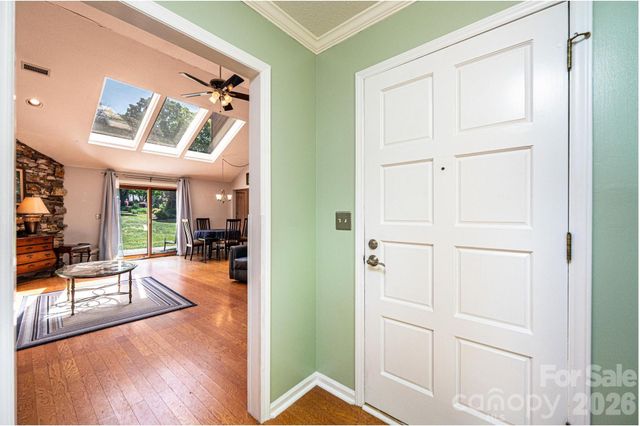 1759 12th Street NE, Hickory, NC 28601