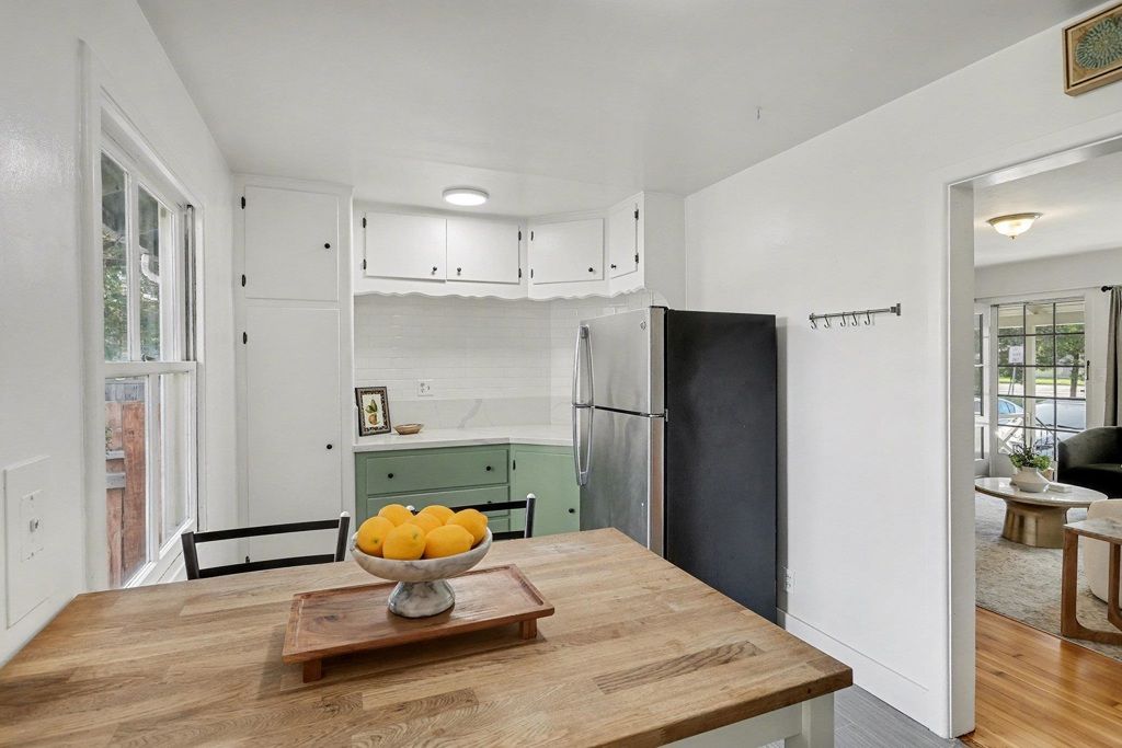 Image 9 of property listing at 1808 Main street, Alameda, CA 94501