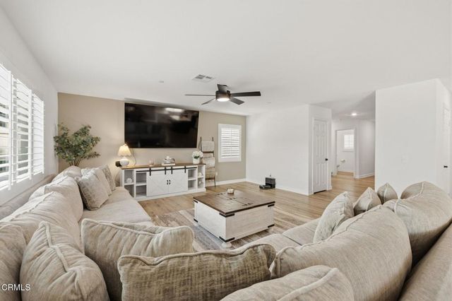 454 Celebration Lane, Santa Paula, CA 93060