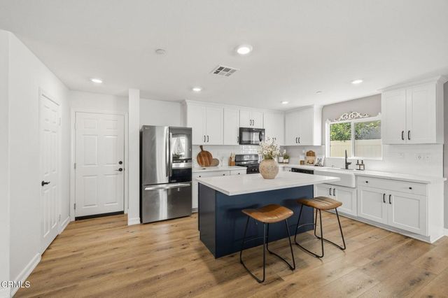 454 Celebration Lane, Santa Paula, CA 93060
