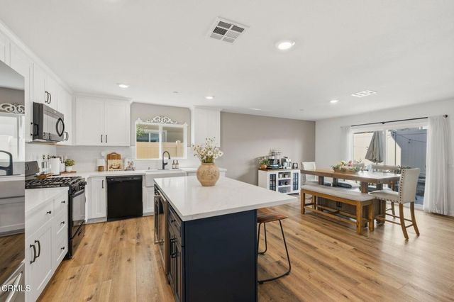 454 Celebration Lane, Santa Paula, CA 93060