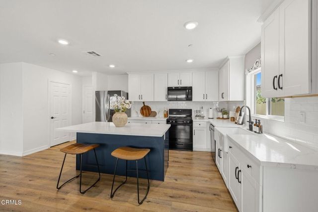 454 Celebration Lane, Santa Paula, CA 93060