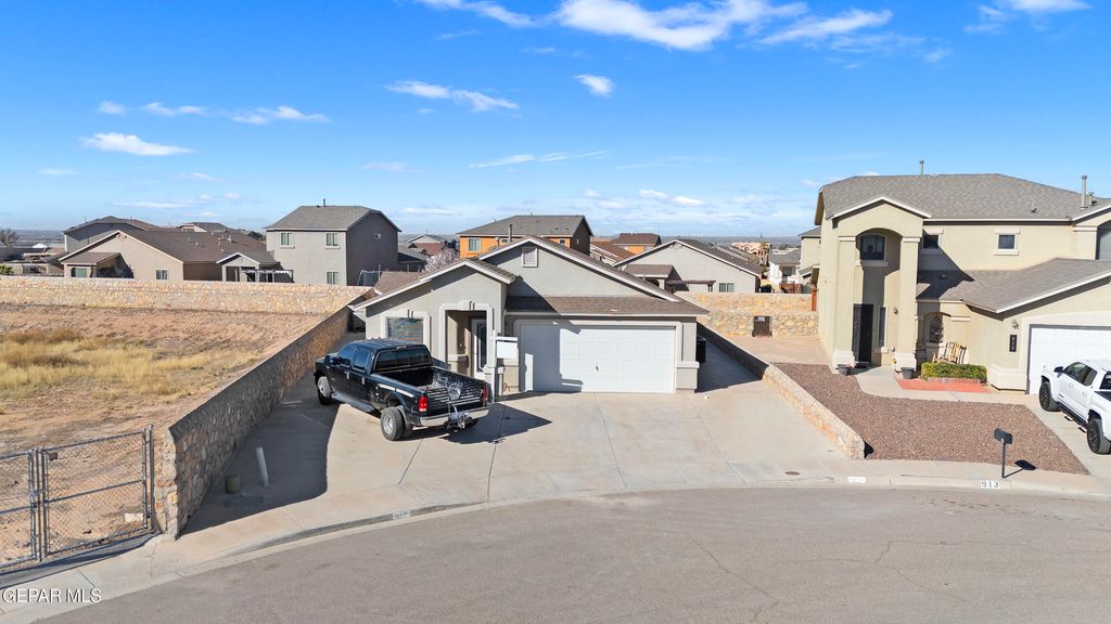 917 DANNY SANCHEZ Place, Anthony, TX 79821