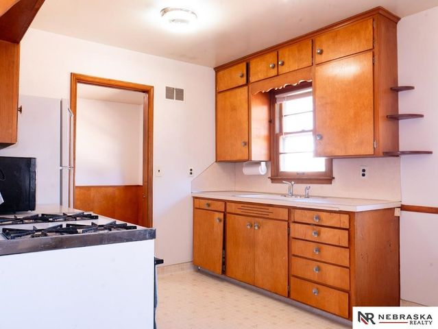 6774 Emmet Street, Omaha, NE 68104