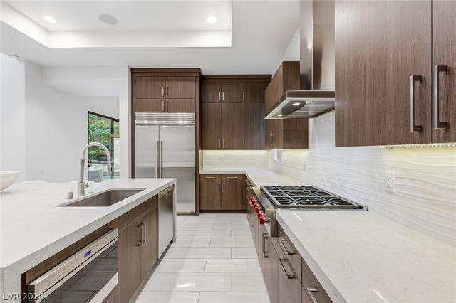 75 Pristine Glen Street, Las Vegas, NV 89135