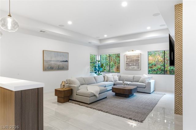 75 Pristine Glen Street, Las Vegas, NV 89135