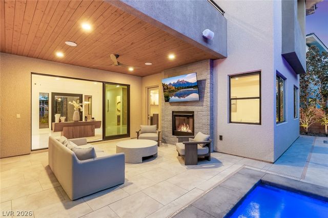 75 Pristine Glen Street, Las Vegas, NV 89135
