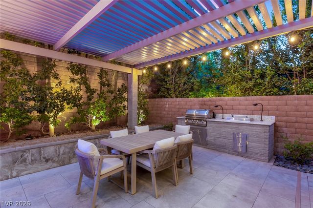 75 Pristine Glen Street, Las Vegas, NV 89135