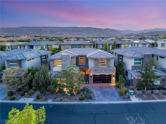 75 Pristine Glen Street, Las Vegas, NV 89135