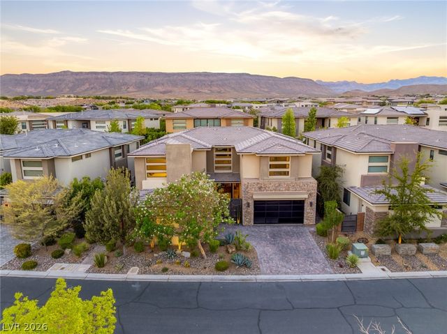 75 Pristine Glen Street, Las Vegas, NV 89135
