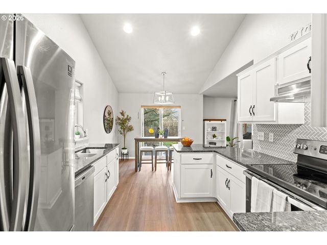 1636 BONNIE Ln, Forest Grove, OR 97116