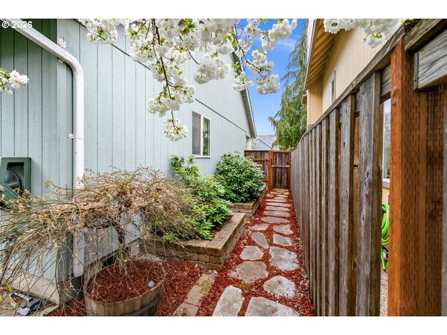 1636 BONNIE Ln, Forest Grove, OR 97116