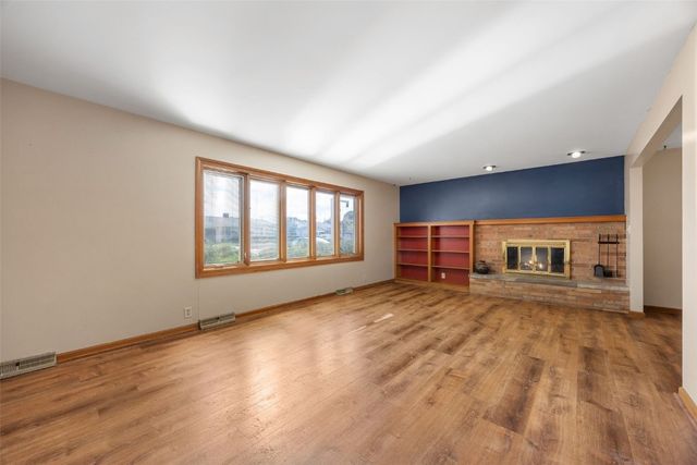 650 Staub Court NE, Cedar Rapids, IA 52402