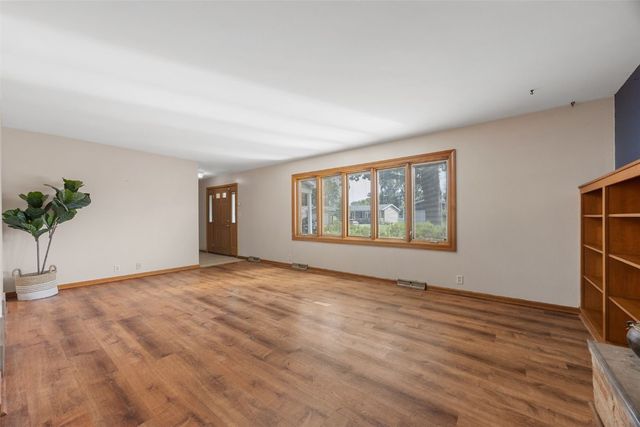 650 Staub Court NE, Cedar Rapids, IA 52402