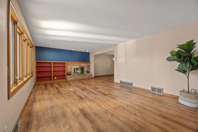 650 Staub Court NE, Cedar Rapids, IA 52402