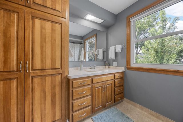 650 Staub Court NE, Cedar Rapids, IA 52402