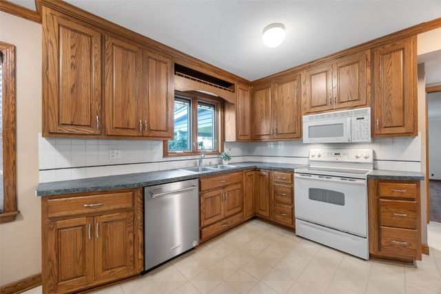 650 Staub Court NE, Cedar Rapids, IA 52402