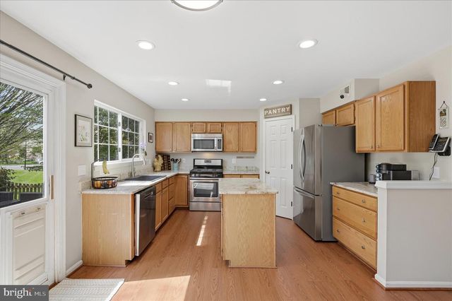 816 BELLVIEW CT NE, Leesburg, VA 20176