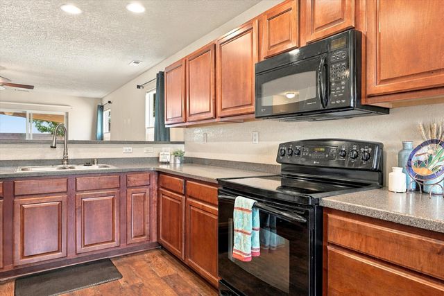 9905 Nacimiento Street NW, Albuquerque, NM 87114