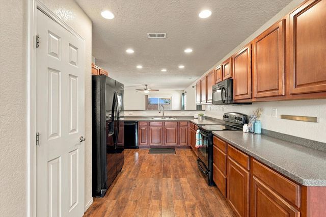 9905 Nacimiento Street NW, Albuquerque, NM 87114