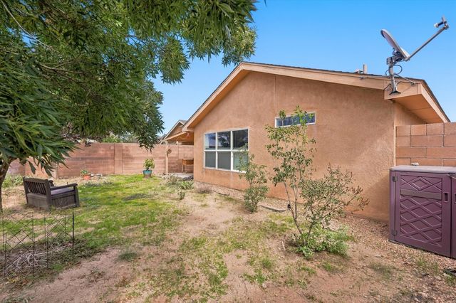9905 Nacimiento Street NW, Albuquerque, NM 87114