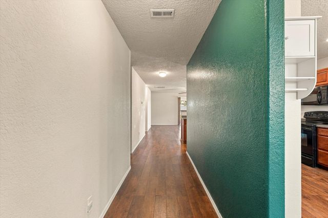 9905 Nacimiento Street NW, Albuquerque, NM 87114
