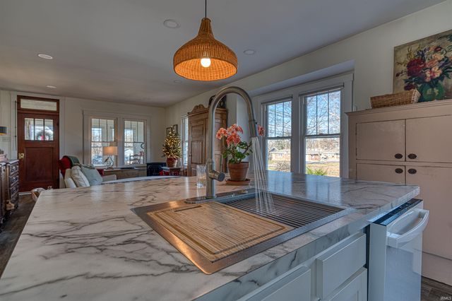 410 S State Street, Chandler, IN 47610