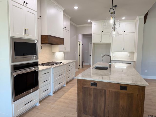 361 Heritage Way, Bullard, TX 75757