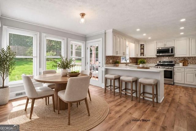 4040 Camaron Way, Snellville, GA 30039