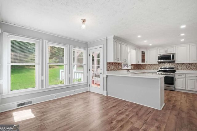 4040 Camaron Way, Snellville, GA 30039