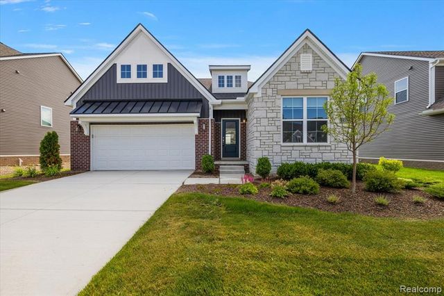 2352 Provencal Drive, Commerce Twp, MI 48382