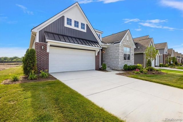 2352 Provencal Drive, Commerce Twp, MI 48382
