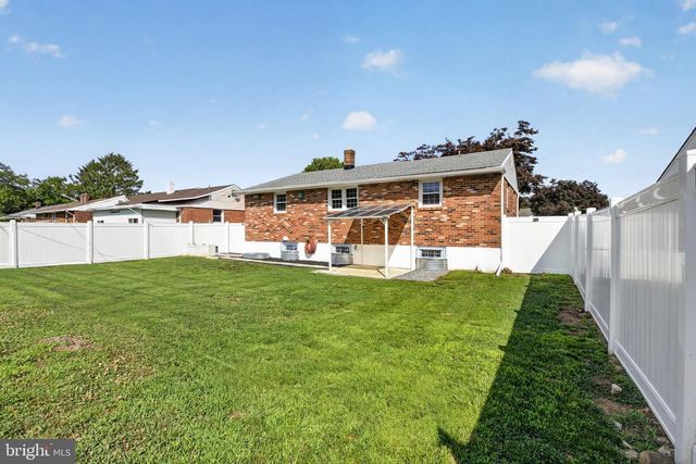 18 DONCASTER RD, New Castle, DE 19720