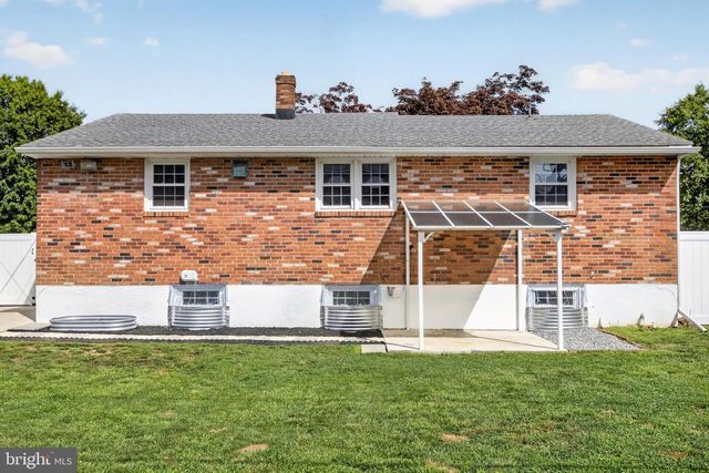 18 DONCASTER RD, New Castle, DE 19720