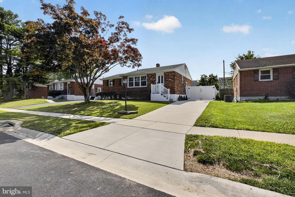 18 DONCASTER RD, New Castle, DE 19720
