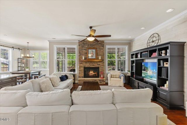 6 Beaufort Court, Durham, NC 27713