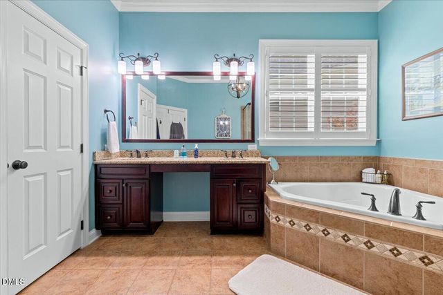 6 Beaufort Court, Durham, NC 27713