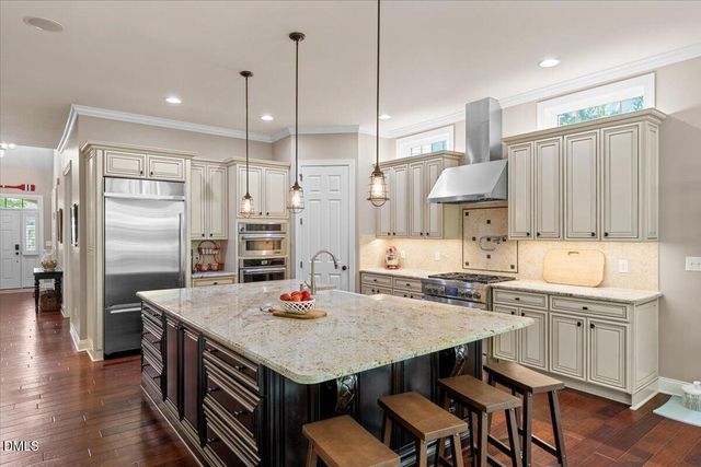 6 Beaufort Court, Durham, NC 27713