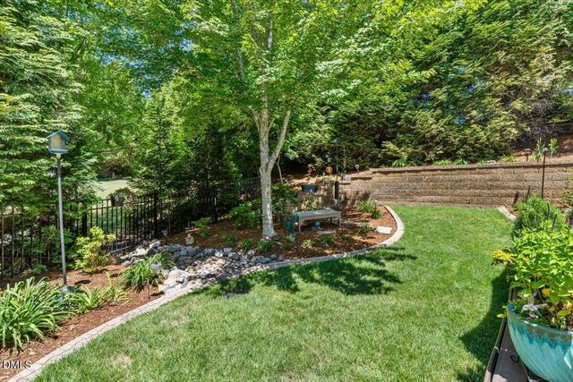 6 Beaufort Court, Durham, NC 27713