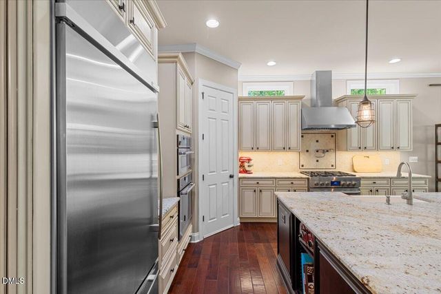 6 Beaufort Court, Durham, NC 27713