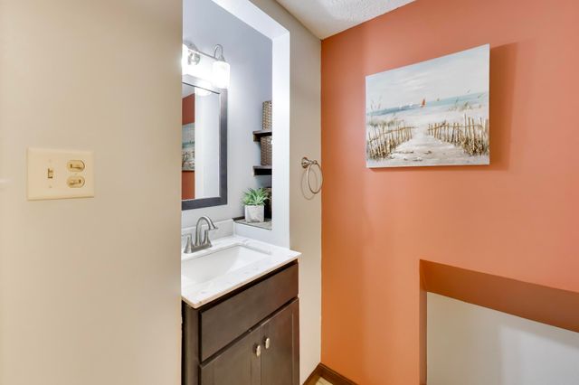 6615 Spruce Street, Portage, IN 46368