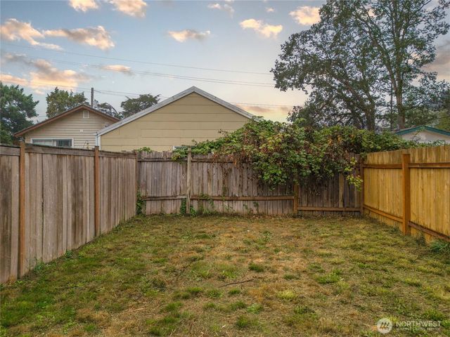 10806 Park Avenue S, Tacoma, WA 98444