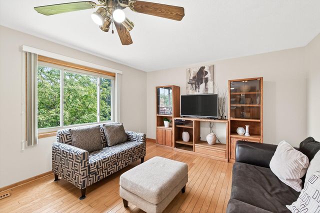 4156 Hilltop Lane, Eagan, MN 55123