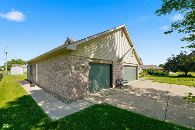 8749 Carriage Lane, Pendleton, IN 46064