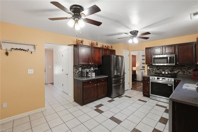 506 Millers CT, Suffolk, VA 23434