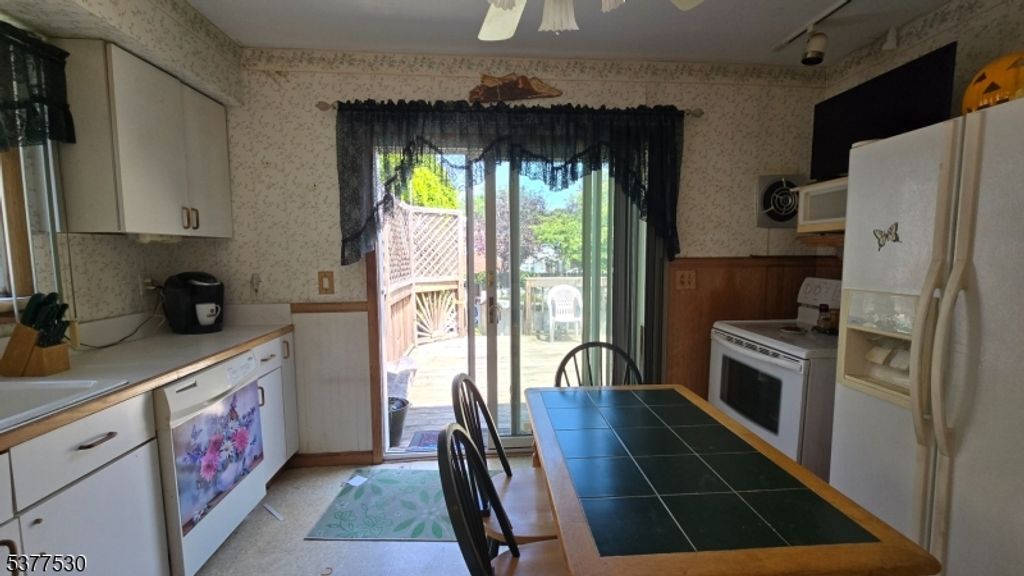 Image 8 of property listing at 2041 Lentz Ave, Union Twp., NJ 07083