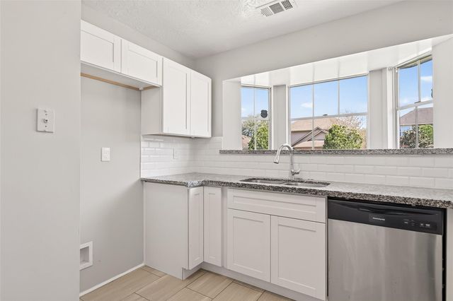 16114 Canaridge Drive, Houston, TX 77053