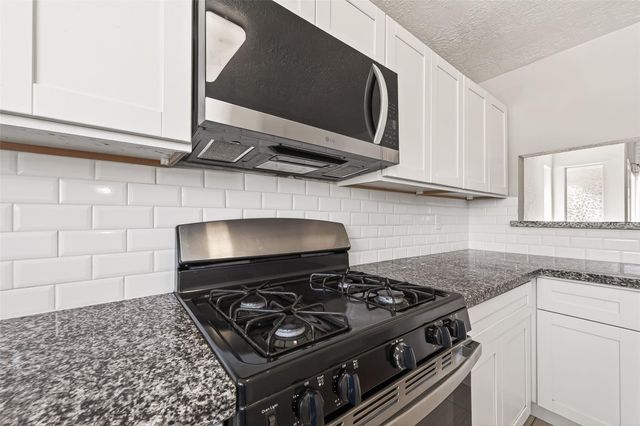 16114 Canaridge Drive, Houston, TX 77053
