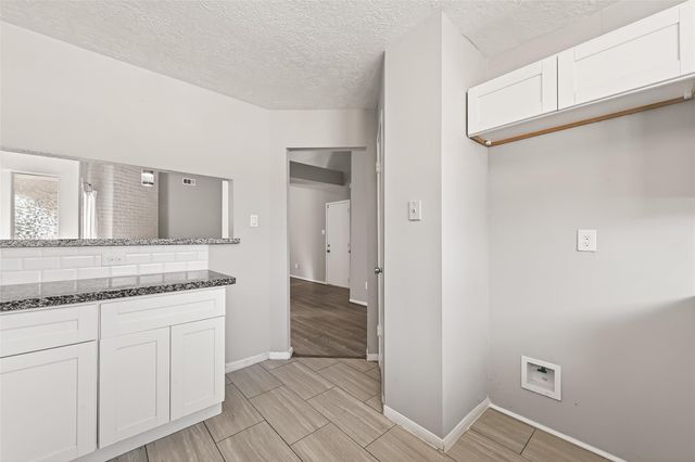 16114 Canaridge Drive, Houston, TX 77053