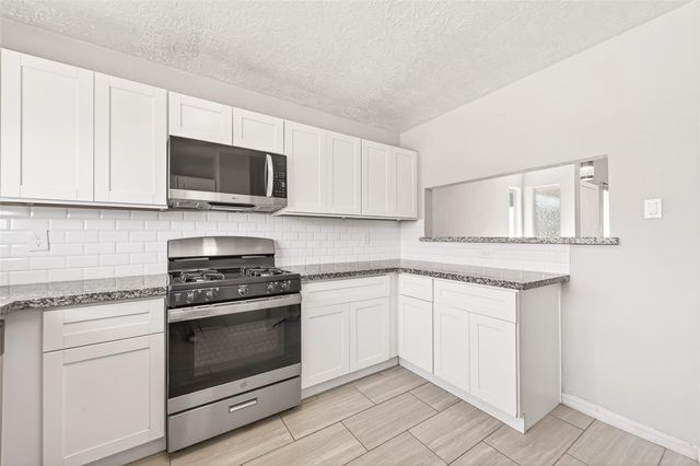 16114 Canaridge Drive, Houston, TX 77053